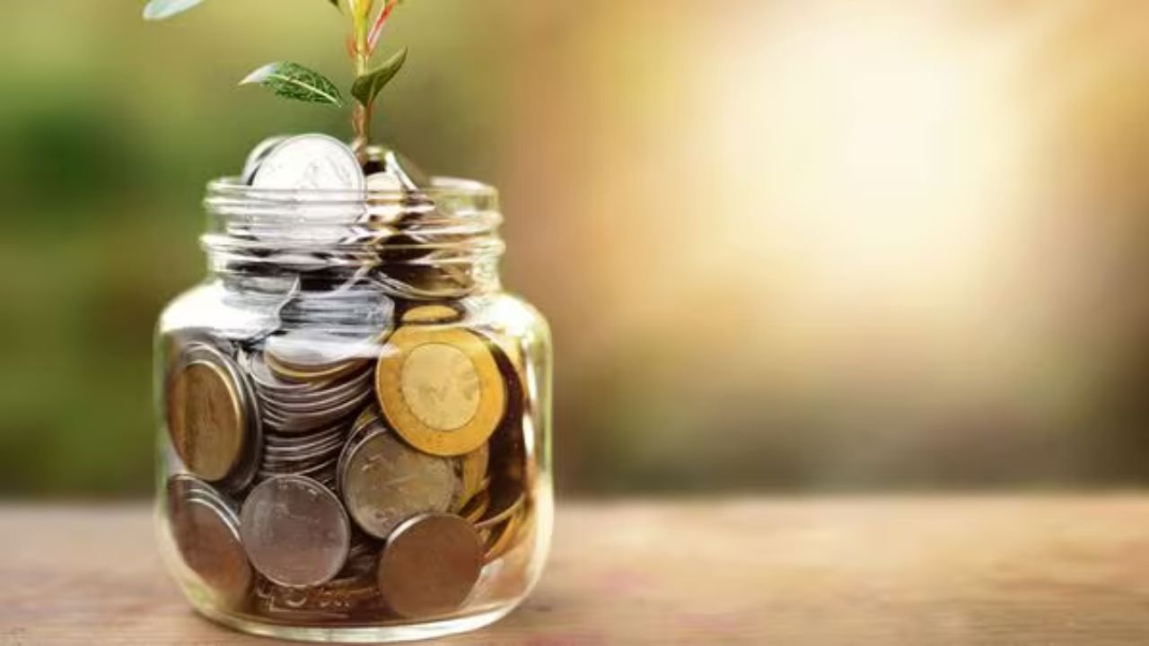 RBI Repo Rate: FD पर कम हुआ मुनाफा RBI की रेपो रेट कटौती से बैंकों ने घटाई ब्याज दरें